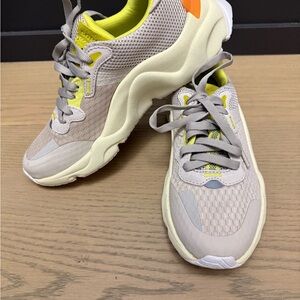 Women’s sorel tennis shoes